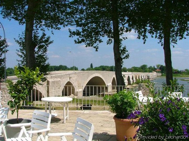 Grand Hotel De L'Abbaye Божанси Экстерьер фото